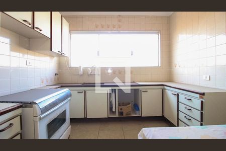 Casa à venda com 250m², 3 quartos e 2 vagasCozinha