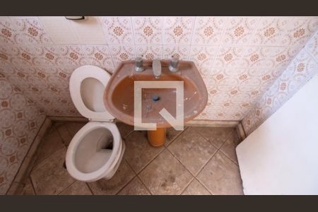 Casa à venda com 250m², 3 quartos e 2 vagasBanheiro de Serviço