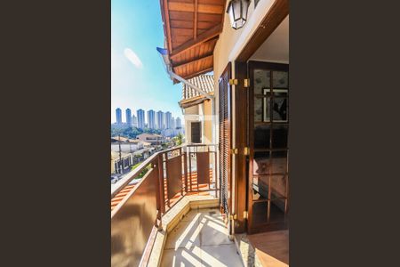Casa à venda com 131m², 3 quartos e 3 vagas Casa à venda com 131m², 3 quartos e 3 vagasSuíte - Varanda