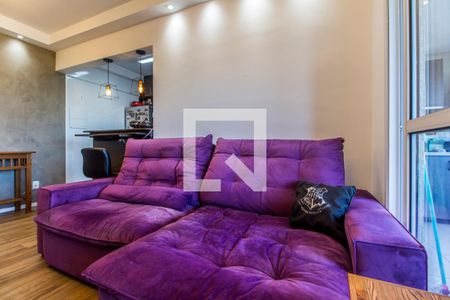 Sala de TV de apartamento à venda com 2 quartos, 74m² em Alphaville Empresarial, Barueri