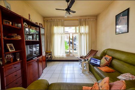 Sala  de casa de condomínio à venda com 4 quartos, 126m² em Santa Rosa, Niterói