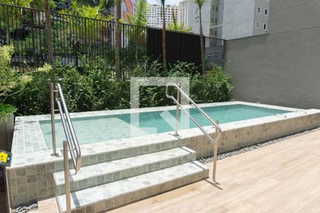 Studio à venda com 29m², 1 quarto e sem vaga Studio à venda com 29m², 1 quarto e sem vagaÁrea comum - Piscina