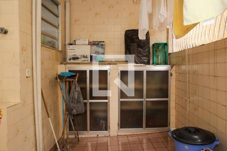 Casa à venda com 347m², 4 quartos e 2 vagas Casa à venda com 347m², 4 quartos e 2 vagasÁrea de Serviço (1º Andar)