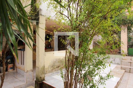 Casa à venda com 347m², 4 quartos e 2 vagas Casa à venda com 347m², 4 quartos e 2 vagasQuintal (Fundos)