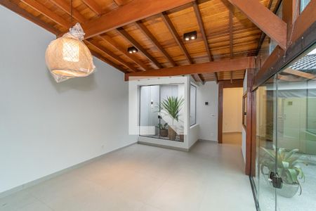 Sala  de casa de condomínio à venda com 4 quartos, 220m² em Loteamento Caminhos de São Conrado (sousas), Campinas
