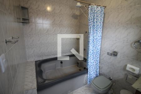 Casa para alugar com 180m², 3 quartos e 2 vagasBanheiro da Suíte