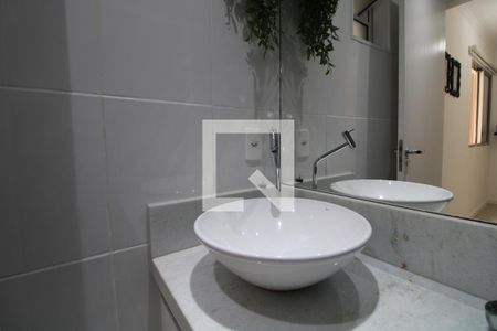 Apartamento para alugar com 70m², 2 quartos e 2 vagasPia banheiro da suíte