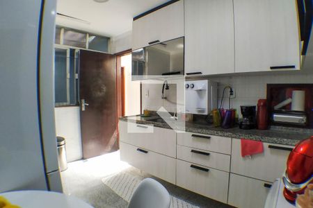 Casa à venda com 260m², 5 quartos e 3 vagas Casa à venda com 260m², 5 quartos e 3 vagasCozinha