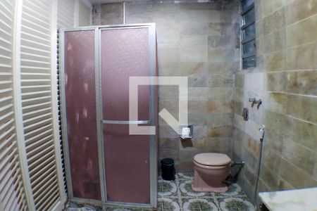 Casa à venda com 260m², 5 quartos e 3 vagas Casa à venda com 260m², 5 quartos e 3 vagasBanheiro da Suíte