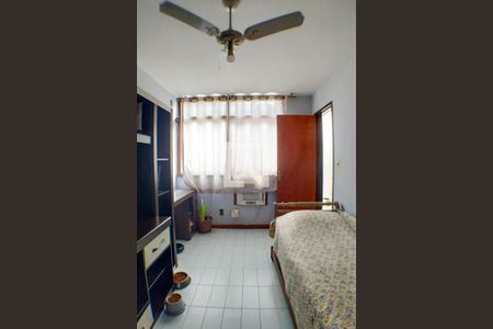 Casa à venda com 260m², 5 quartos e 3 vagas Casa à venda com 260m², 5 quartos e 3 vagasQuarto 2