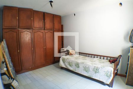 Casa à venda com 260m², 5 quartos e 3 vagas Casa à venda com 260m², 5 quartos e 3 vagasQuarto 1