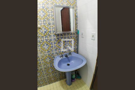 Casa à venda com 260m², 5 quartos e 3 vagas Casa à venda com 260m², 5 quartos e 3 vagasBanheiro Social 1