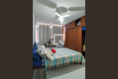 Casa à venda com 260m², 5 quartos e 3 vagas Casa à venda com 260m², 5 quartos e 3 vagasQuarto 3