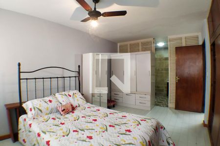 Casa à venda com 260m², 5 quartos e 3 vagas Casa à venda com 260m², 5 quartos e 3 vagasSuíte