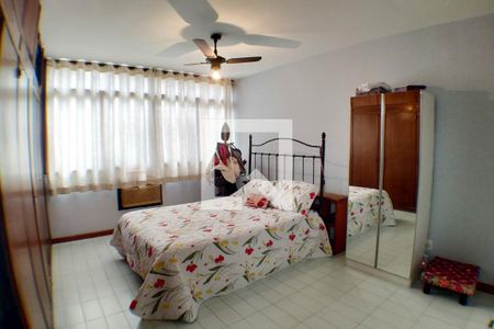 Casa à venda com 260m², 5 quartos e 3 vagas Casa à venda com 260m², 5 quartos e 3 vagasSuíte