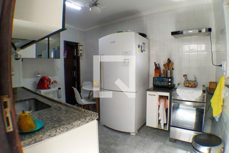 Casa à venda com 260m², 5 quartos e 3 vagas Casa à venda com 260m², 5 quartos e 3 vagasCozinha