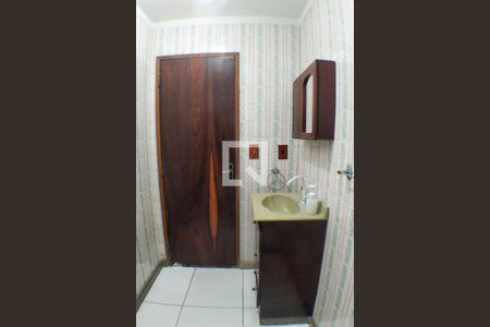 Casa à venda com 260m², 5 quartos e 3 vagas Casa à venda com 260m², 5 quartos e 3 vagasBanheiro Social 2