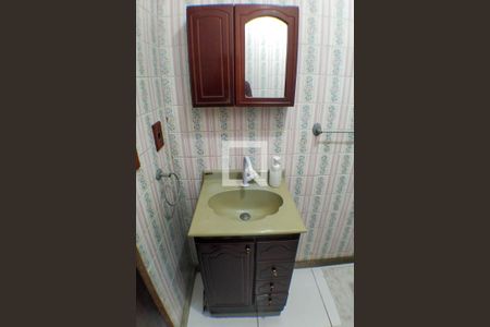 Casa à venda com 260m², 5 quartos e 3 vagas Casa à venda com 260m², 5 quartos e 3 vagasBanheiro Social 2