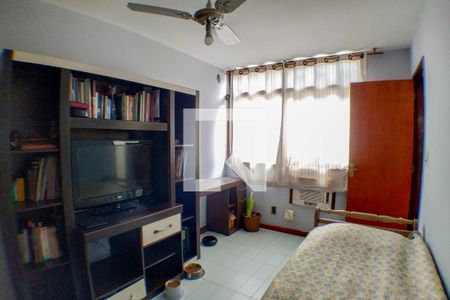 Casa à venda com 260m², 5 quartos e 3 vagas Casa à venda com 260m², 5 quartos e 3 vagasQuarto 2