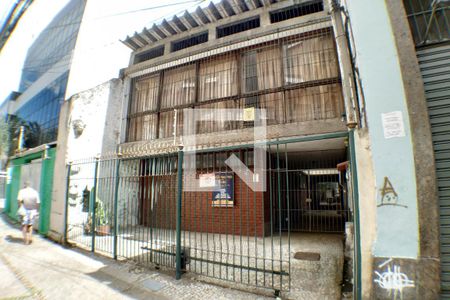 Casa à venda com 260m², 5 quartos e 3 vagas