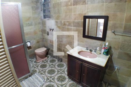 Casa à venda com 260m², 5 quartos e 3 vagas Casa à venda com 260m², 5 quartos e 3 vagasBanheiro da Suíte