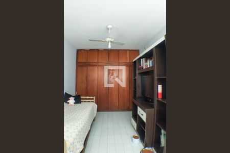 Casa à venda com 260m², 5 quartos e 3 vagas Casa à venda com 260m², 5 quartos e 3 vagasQuarto 2