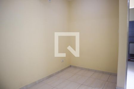 Quarto de casa para alugar com 1 quarto, 60m² em Vila Nilo, São Paulo