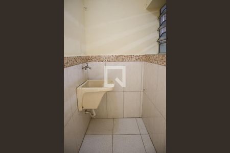 Casa para alugar com 60m², 1 quarto e 1 vagaÁrea de Serviço