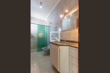 Apartamento à venda com 67m², 2 quartos e 2 vagasBanheiro da Suite