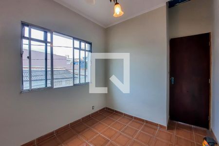 Casa à venda com 196m², 4 quartos e 3 vagas Casa à venda com 196m², 4 quartos e 3 vagasQuarto 4