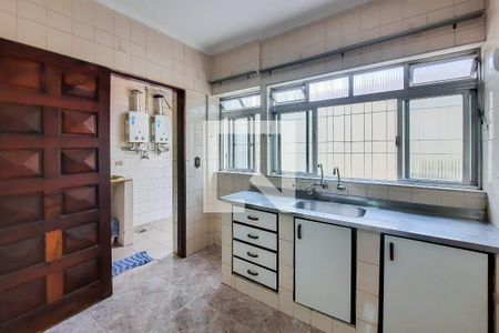 Casa à venda com 196m², 4 quartos e 3 vagas Casa à venda com 196m², 4 quartos e 3 vagasCozinha