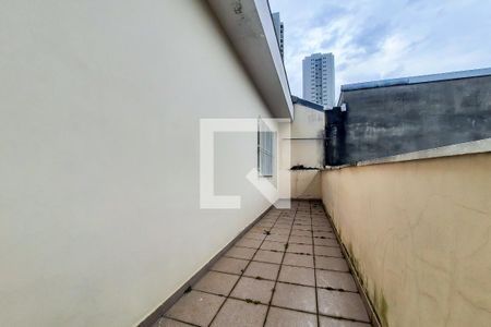 Casa à venda com 196m², 4 quartos e 3 vagas Casa à venda com 196m², 4 quartos e 3 vagasVaranda
