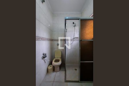 Casa à venda com 196m², 4 quartos e 3 vagas Casa à venda com 196m², 4 quartos e 3 vagasBanheiro 1