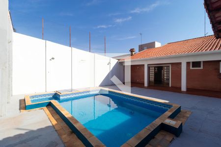 Casa para alugar com 273m², 3 quartos e 4 vagasPiscina