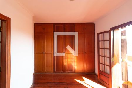 Casa para alugar com 273m², 3 quartos e 4 vagasSuíte