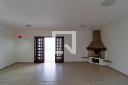 Casa para alugar com 273m², 3 quartos e 4 vagasSalas