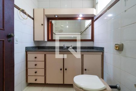 Casa para alugar com 273m², 3 quartos e 4 vagasBanheiro da Suíte