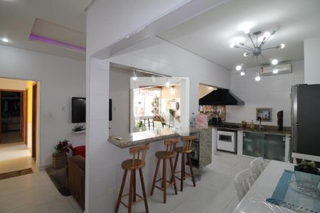 Casa à venda com 200m², 4 quartos e 2 vagasSala/Cozinha