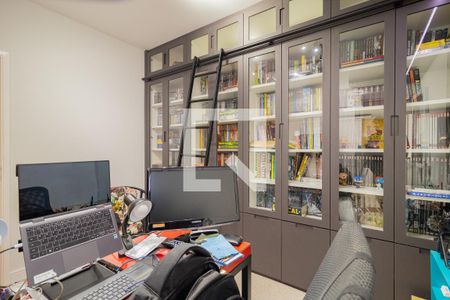 Apartamento à venda com 250m², 4 quartos e 4 vagasSuíte 2