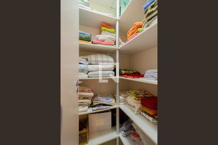 Apartamento à venda com 250m², 4 quartos e 4 vagasRoupeiro