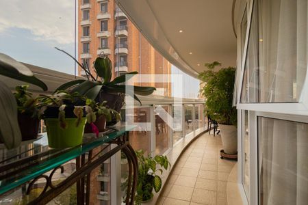 Apartamento à venda com 250m², 4 quartos e 4 vagasVaranda 2 da Sala 