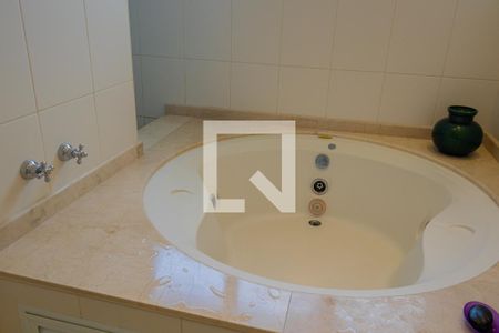 Apartamento à venda com 250m², 4 quartos e 4 vagasBanheiro 1 da Suíte Master