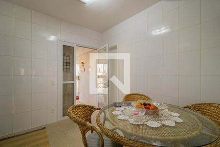 Apartamento à venda com 250m², 4 quartos e 4 vagasCopa