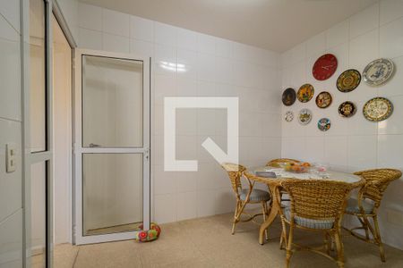 Apartamento à venda com 250m², 4 quartos e 4 vagasCopa