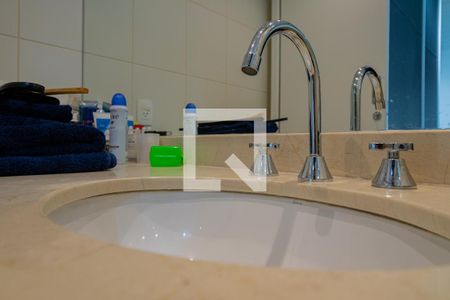 Apartamento à venda com 250m², 4 quartos e 4 vagasBanheiro da Suíte 1