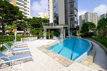 Apartamento à venda com 250m², 4 quartos e 4 vagasÁrea comum - Piscina