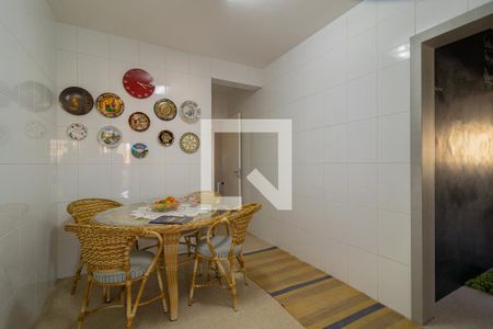 Apartamento à venda com 250m², 4 quartos e 4 vagasCopa