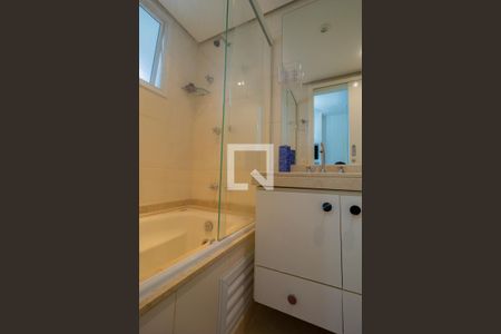 Apartamento à venda com 250m², 4 quartos e 4 vagasBanheiro da Suíte 3