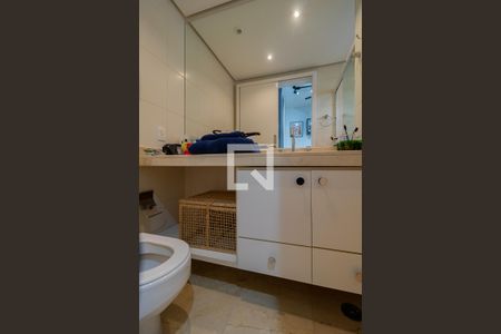 Apartamento à venda com 250m², 4 quartos e 4 vagasBanheiro da Suíte 1