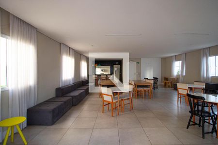 Apartamento para alugar com 42m², 2 quartos e sem vagaÁrea comum - Salão de festas